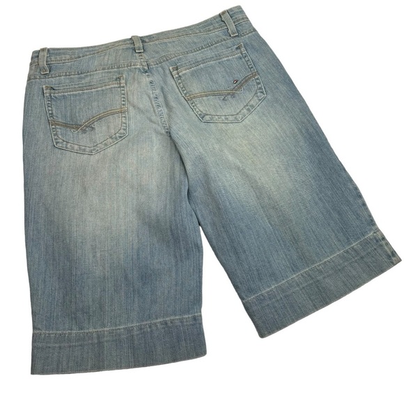 Tommy Hilfiger Light Wash Denim Cropped Jeans Factory Thigh Fade Flag Logo Sz. 8 - Picture 9 of 12